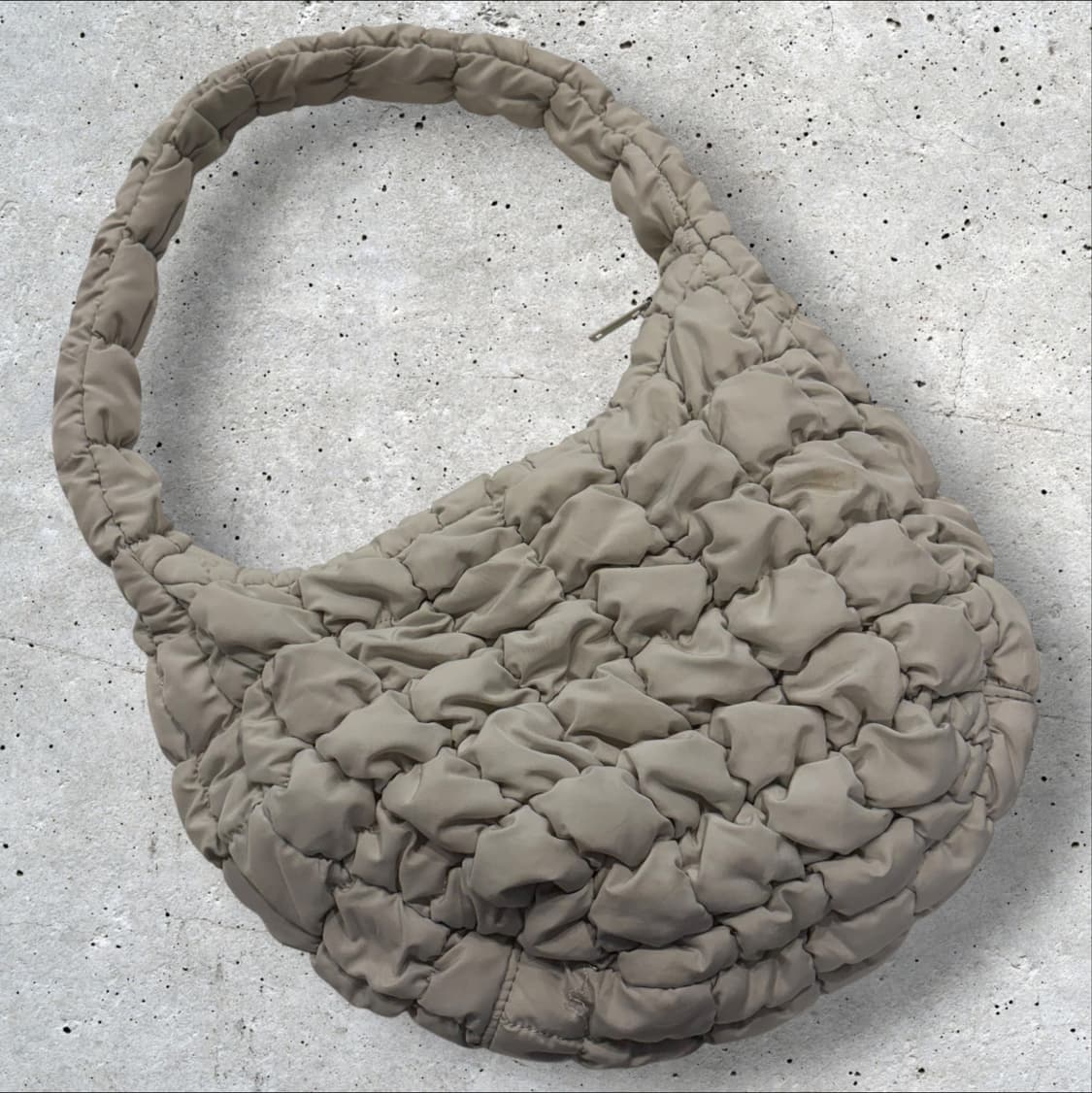 코스 COS 퀼티드 숄더백 그레이 상품이미지2