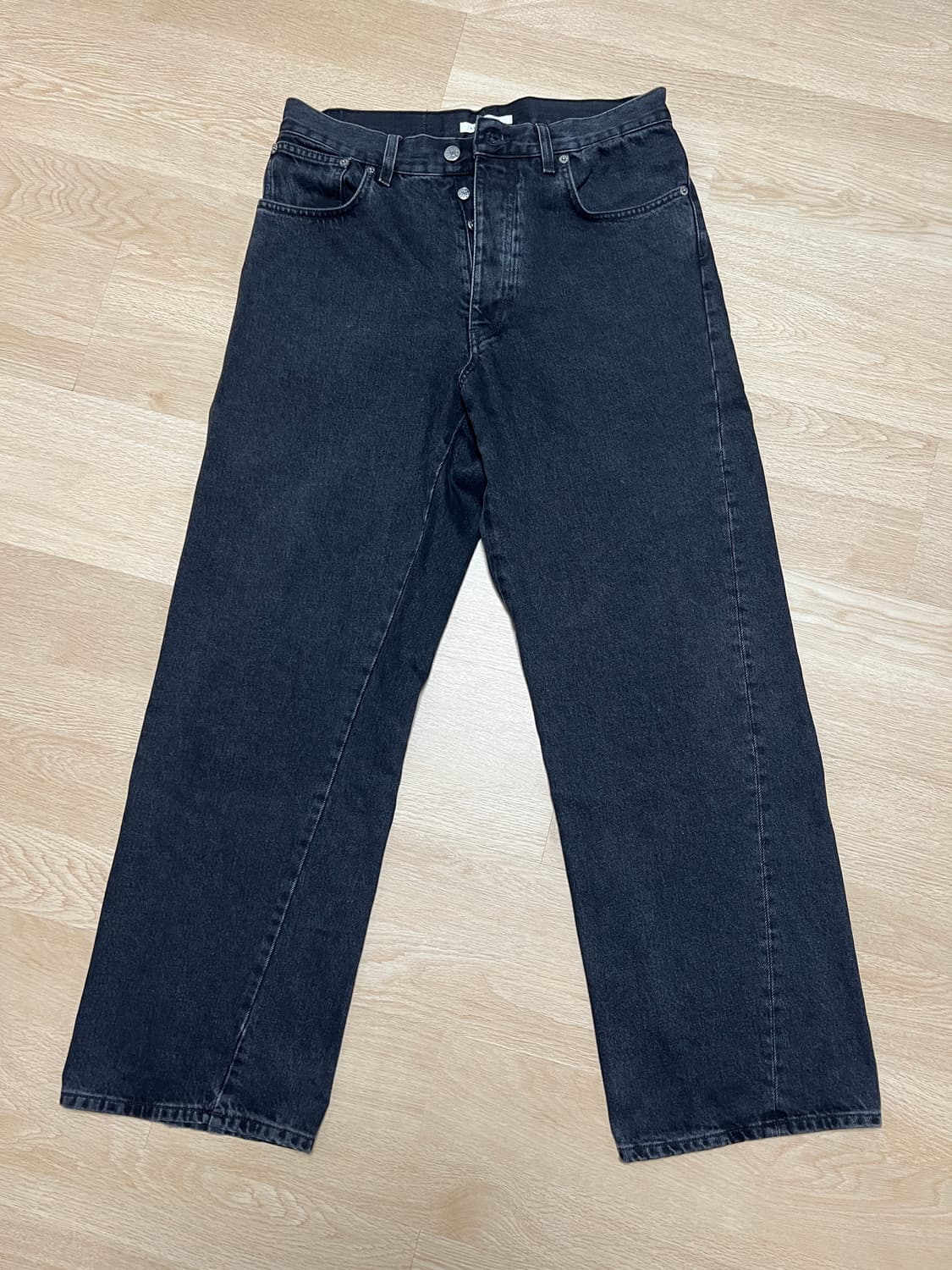 선플라워 와이드 트위스트 데님 워시드 블랙 흑청 32/32 상품이미지1