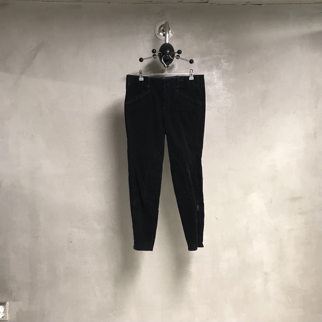 폴로 랄프로렌 코듀로이 팬츠 블랙 4(W) 상품이미지1