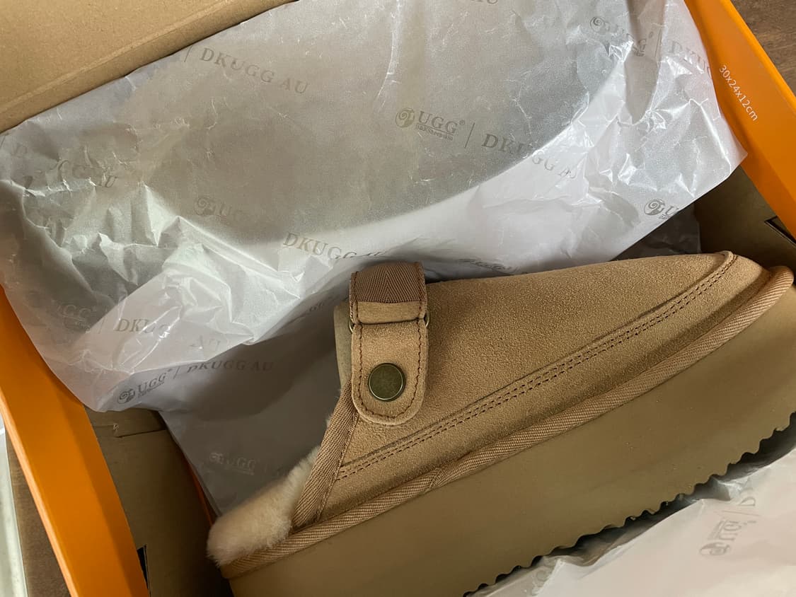 UGG D&K Sheepskin Sarine 클로그 새상품 상품이미지3