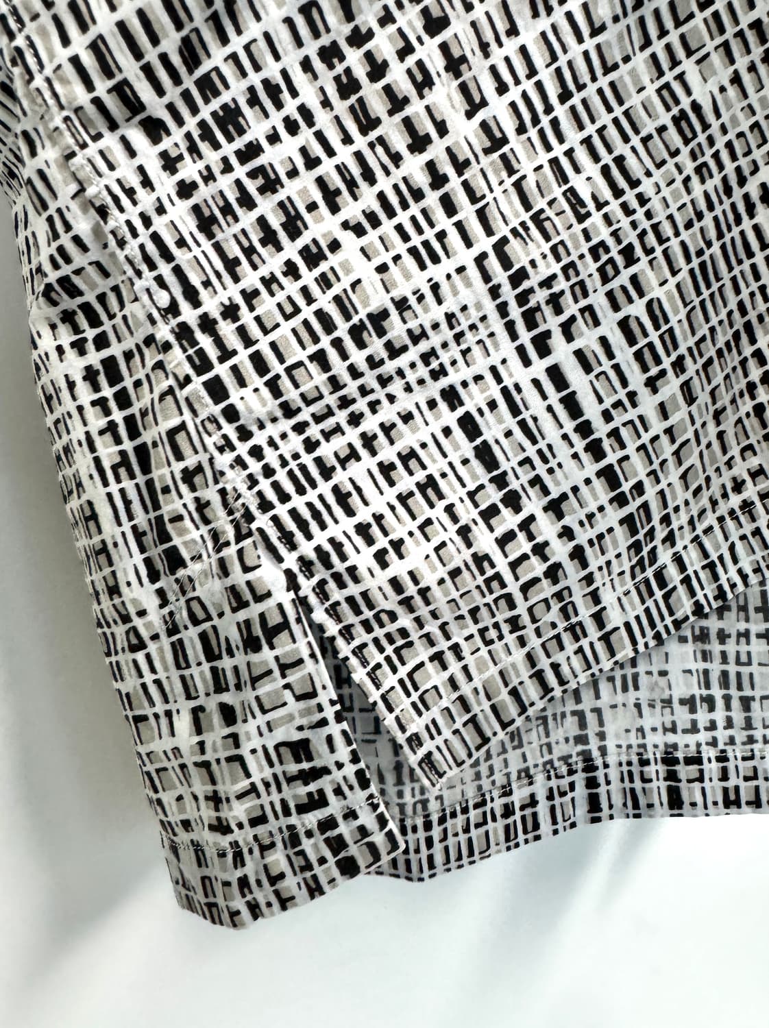 BALENCIAGA 발렌시아가 지오매트릭 스네이크 패턴 반팔 셔츠 41 상품이미지4