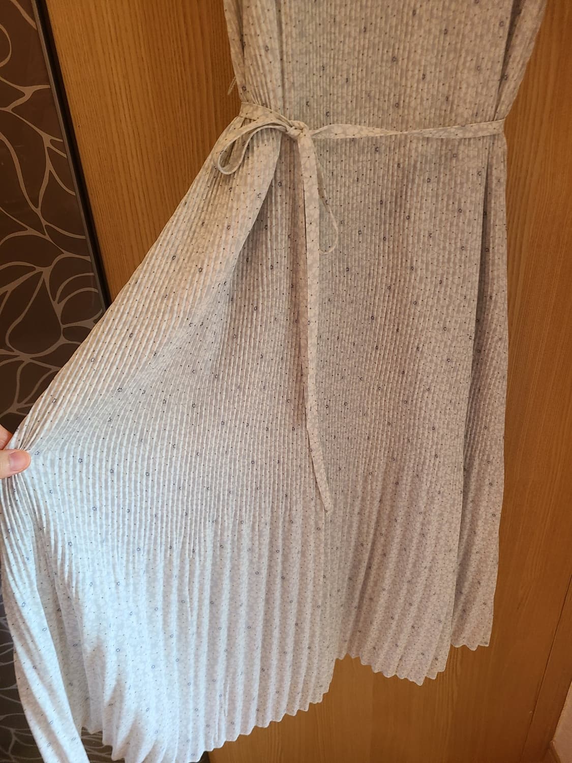 👗(아베크롬비앤피치) 뽀송뽀송 플리츠 끈원피스 (XS) 상품이미지2