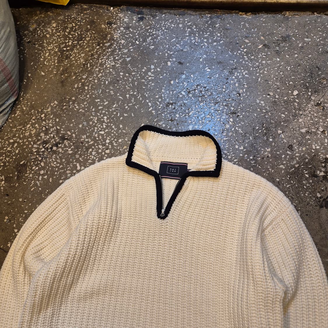 M 아이보리 하프집업 오버핏 카라니트 상품이미지6