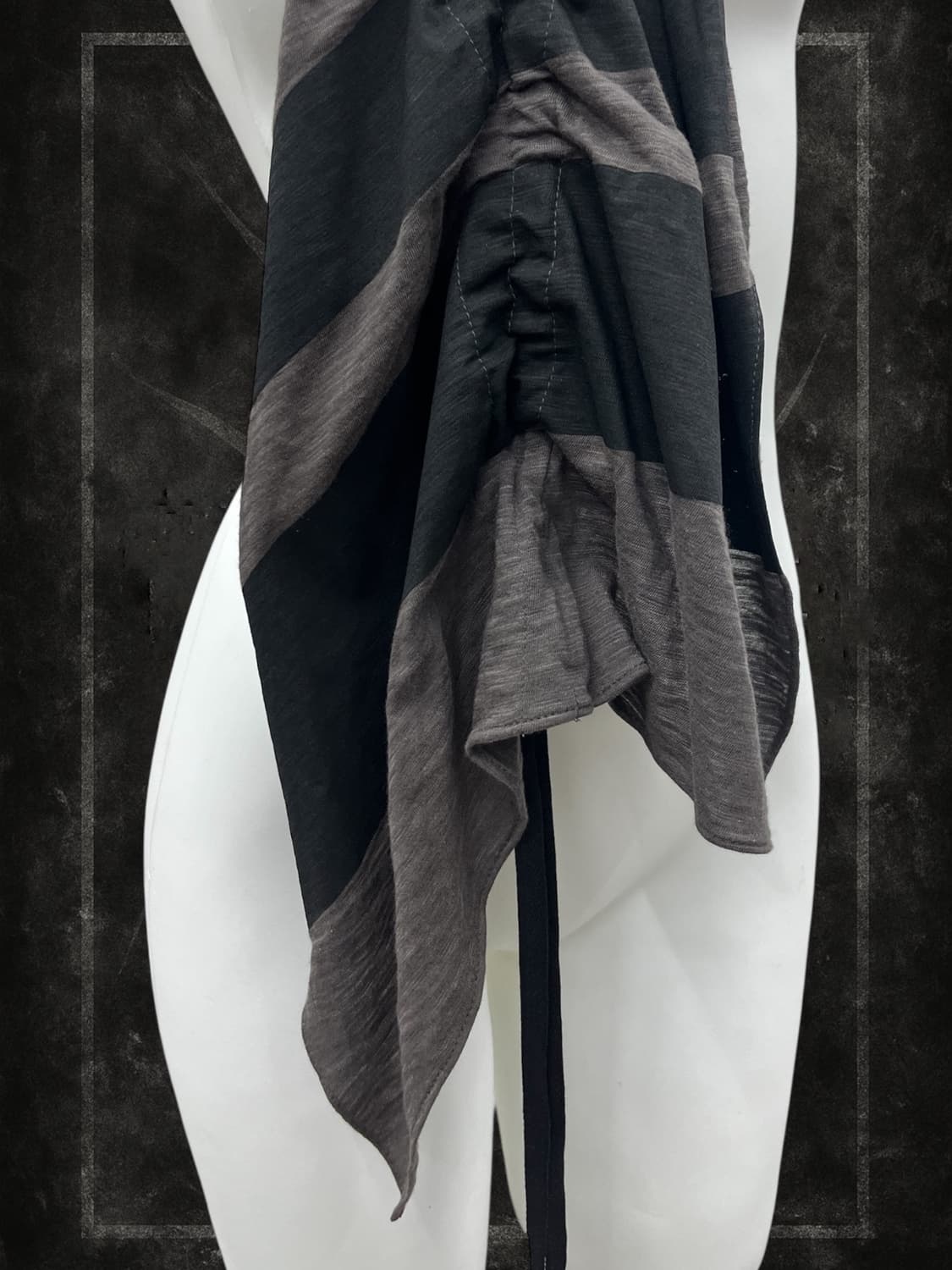 'DEMOO' strap shirring detailed scarf 상품이미지2