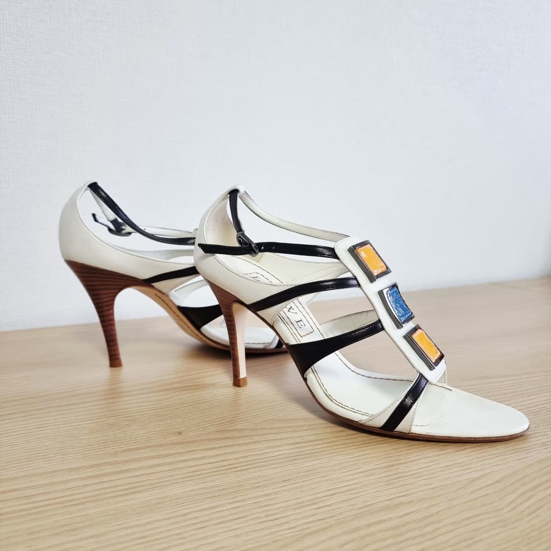 로에베 LOEWE 구두 샌들 하이힐 슈즈 오픈토힐 (240/표기37) 상품이미지3