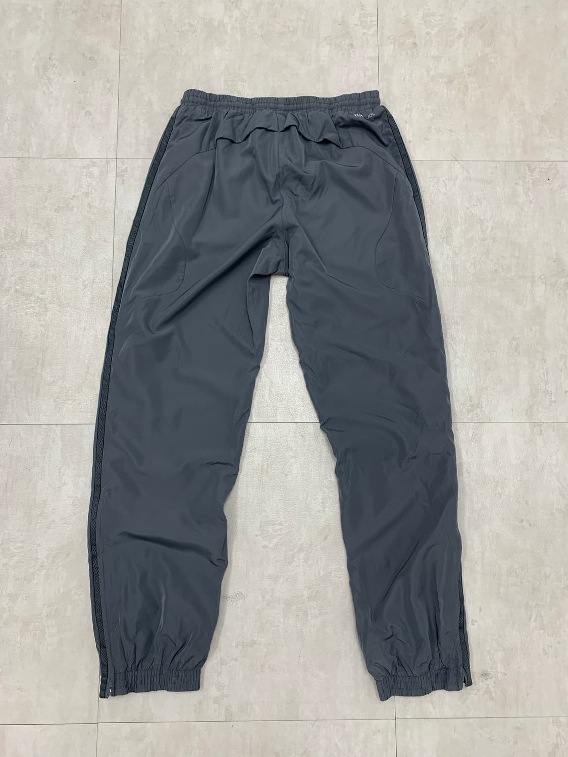 아디다스 차콜 트랙팬츠 상품이미지2