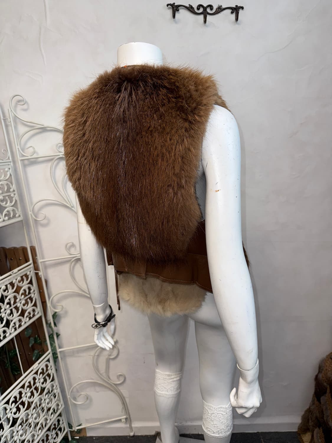 Brown  fur western stud laceup vest 상품이미지5