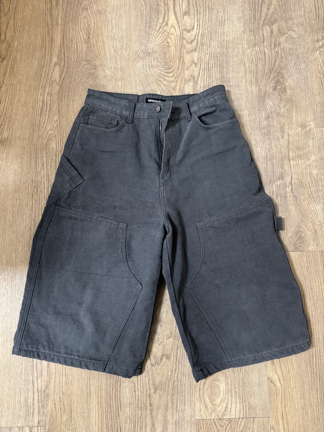 9999아카이브 더블니 버뮤다 팬츠 차콜 상품이미지1