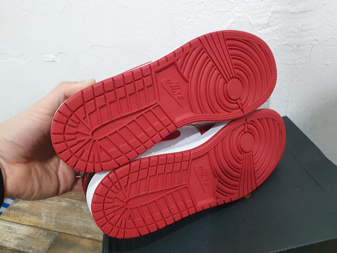 NIKE 나이키 에어조던 1 로우 화이트 짐레드 새상품 (240MM) 상품이미지7