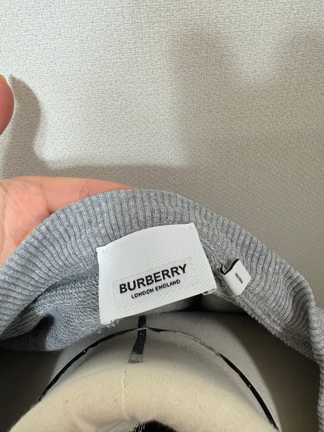 버버리 burberry 그레이 맨투맨 상품이미지5