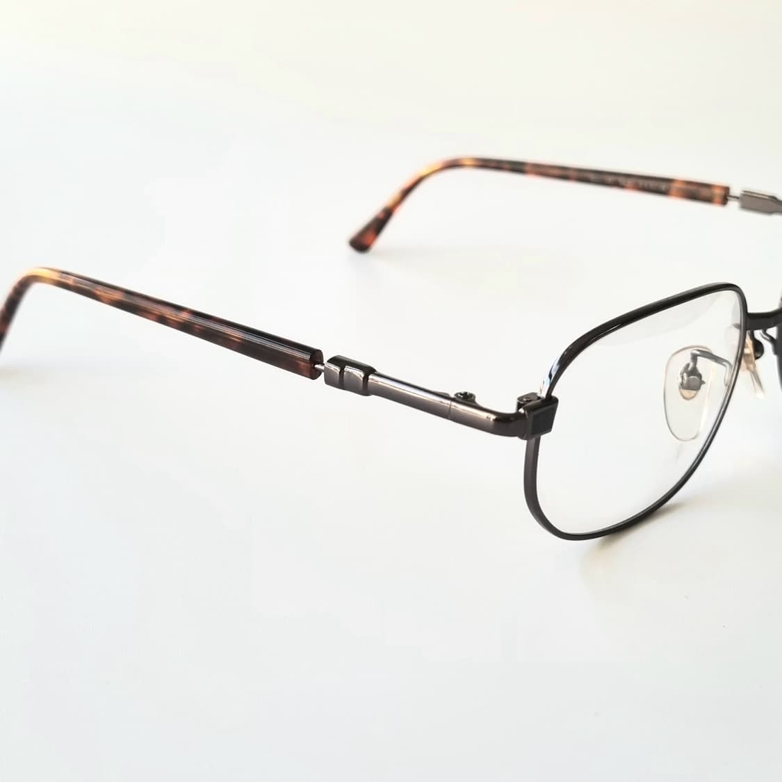 데드스탁 루시용 파리 풀 티타늄 안경테 상품이미지7