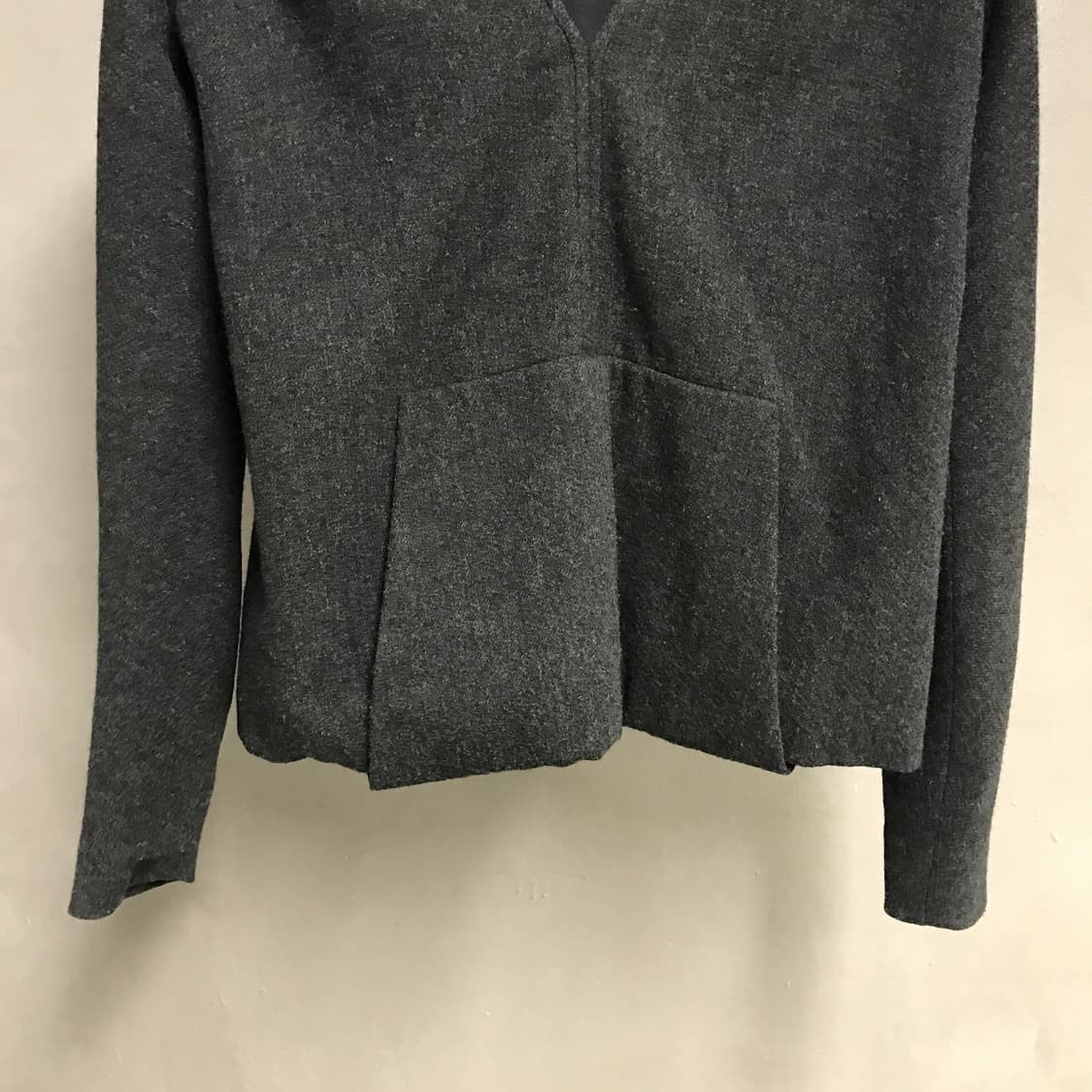 마크제이콥스 울 블라우스 차콜 0(W) 상품이미지3