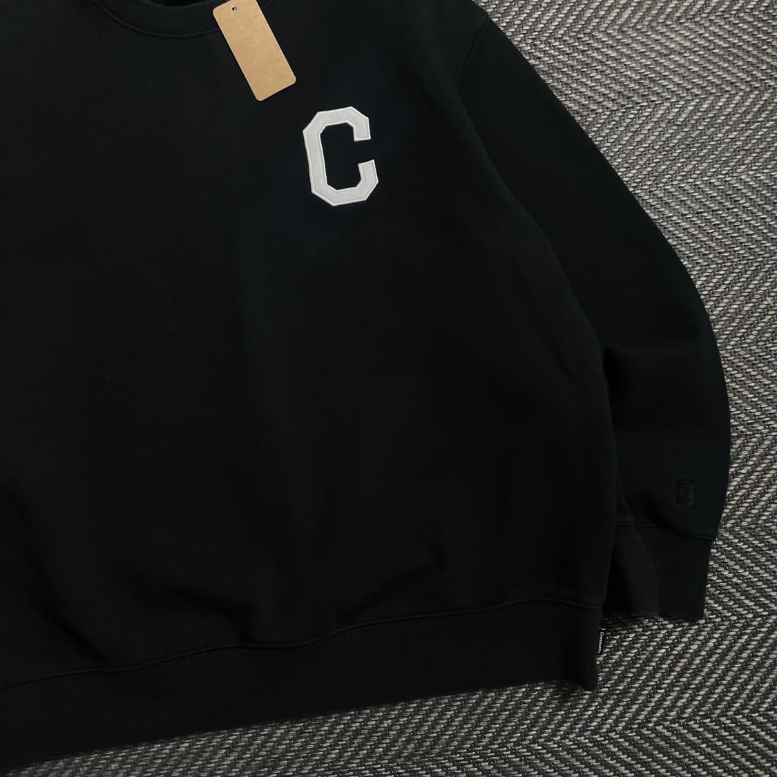 커버낫 C로고 패치 박시핏 맨투맨 블랙o 4446 상품이미지2