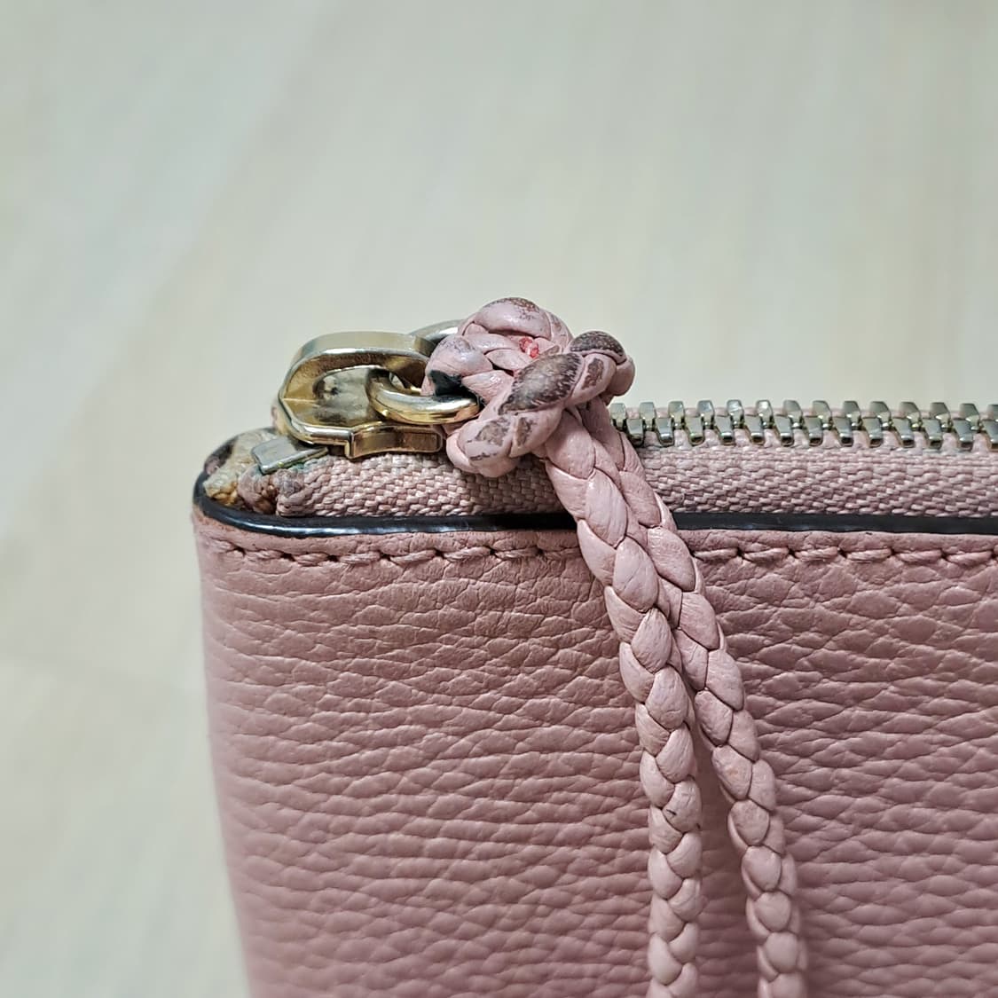 [100%/정품] 구찌 뱀부 태슬 레더 분홍 클러치,구찌클러치,구찌파우치 상품이미지5