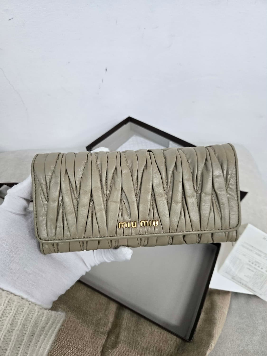 [보증서 정품] 미우미우 마테라쎄 장지갑 상품이미지3