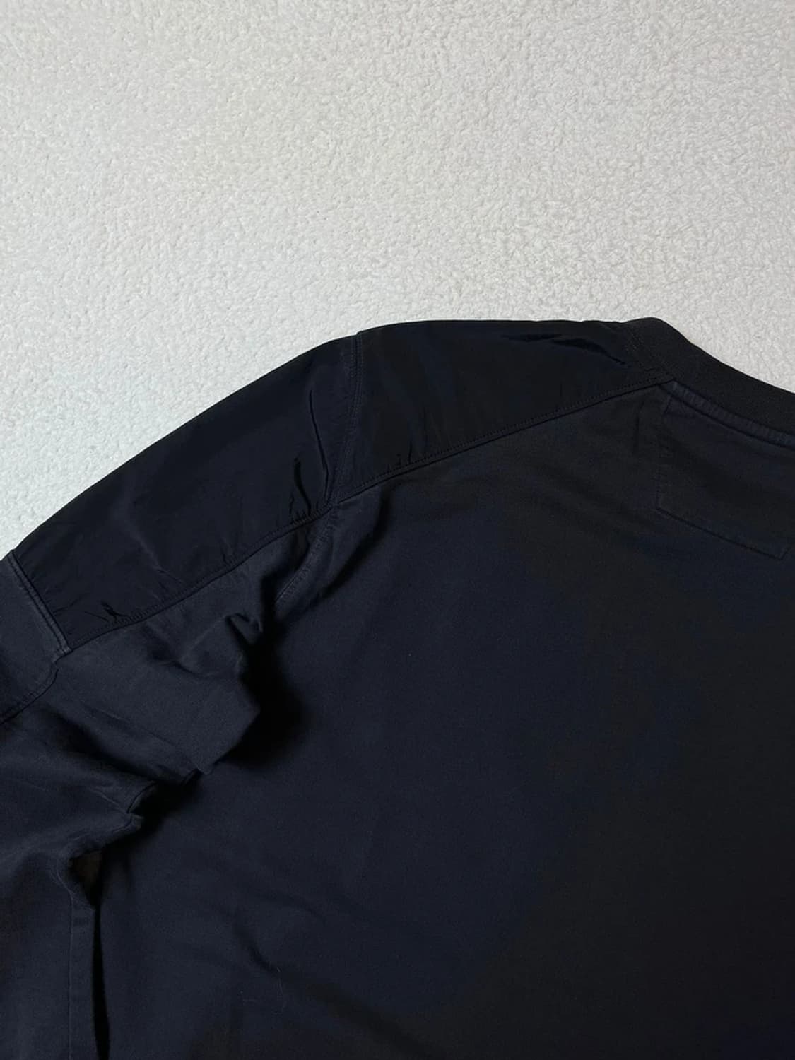 CP컴퍼니 사이드 렌즈 해체주의 맨투맨 PN7101 상품이미지6