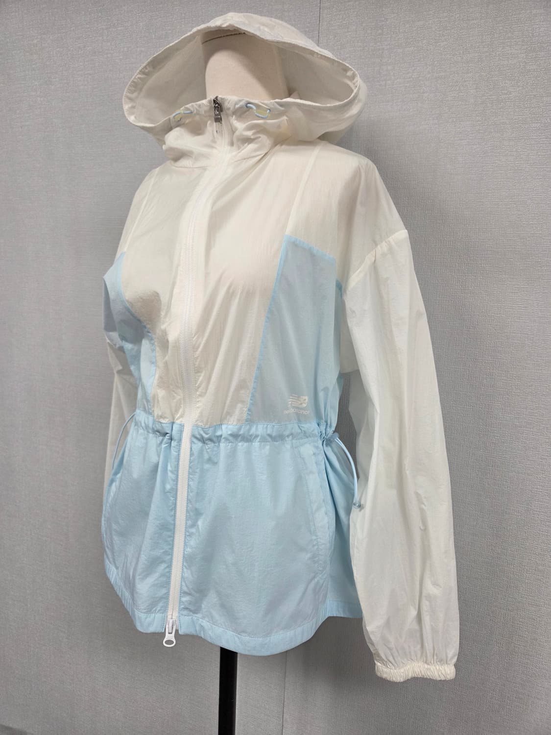 뉴발란스   바람막이자켓  상품이미지2