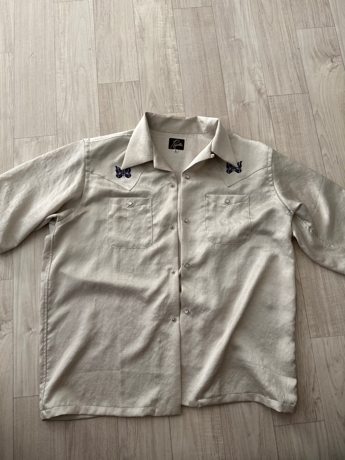 니들스 숏슬리브 카우보이 원업 폴리 슬럽 사틴 셔츠 골드 M 상품이미지1