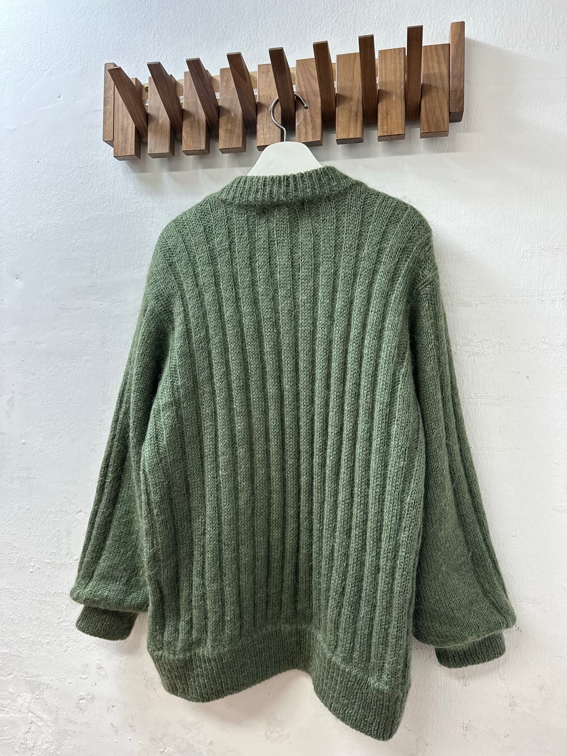 일본빈티지 울 모헤어 플라워 자수 골드 버튼 디테일 스웨터 상품이미지7