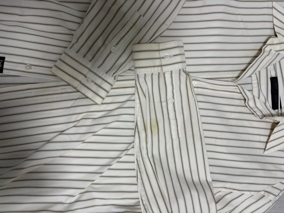 타일레 셔츠 팝니다. 상품이미지3