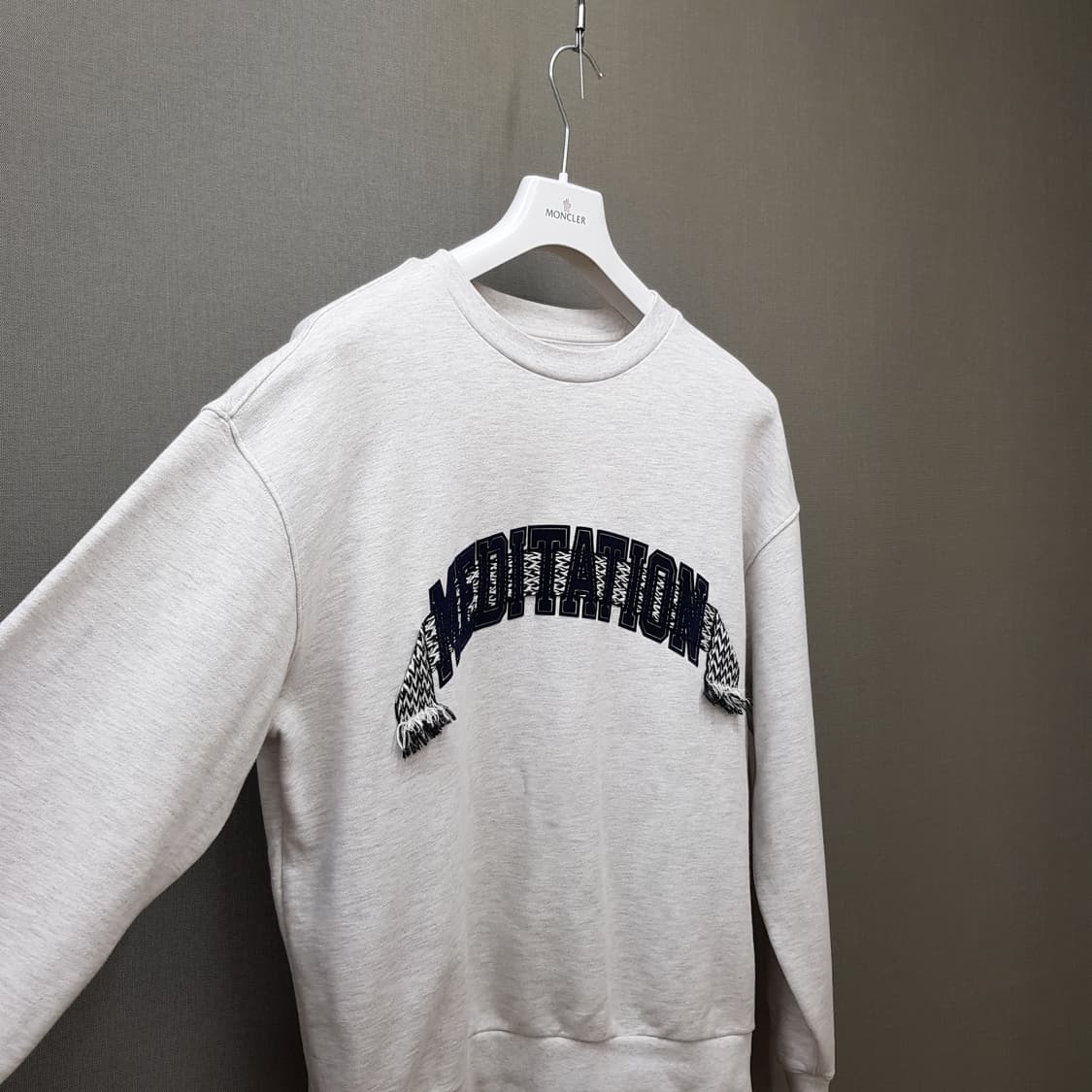 한섬 타임 2022 레터링 그래픽 맨투맨 95사이즈 상품이미지3