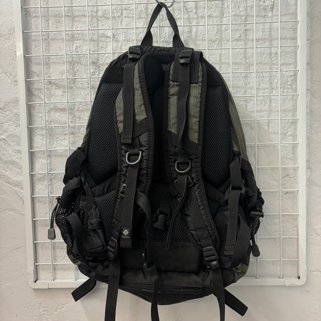 컬럼비아 빈티지 투톤 배색 아웃도어 백팩 OS 상품이미지3