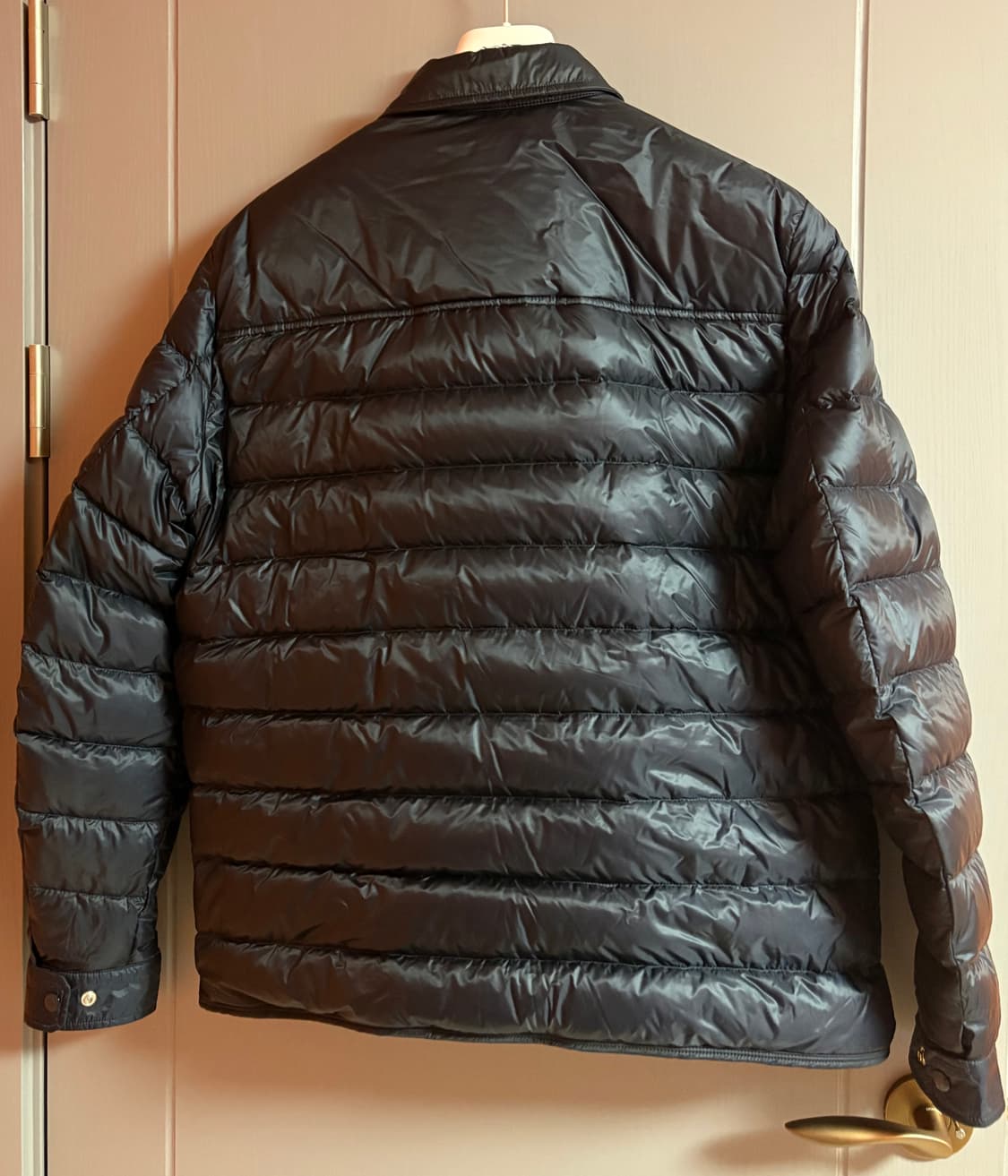 몽클레어 테니브레스 셔츠 자켓 패딩 5사이즈 판매합니다. 상품이미지2