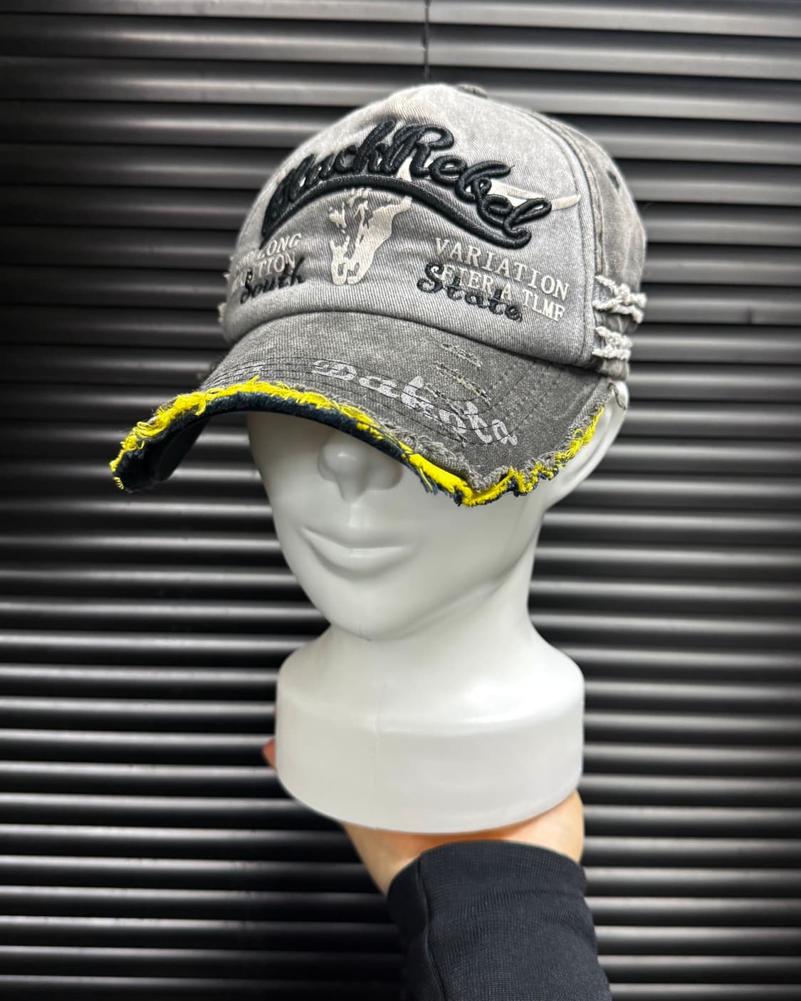 버팔로 소 뿔 뼈 래터링 프린팅 볼캡 흑청 데님 고스 펑크 갸루 로리걸 상품이미지1