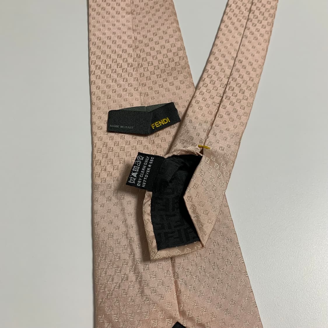 펜디(FENDI) FF스몰로고 모노그램 신형라벨 명품넥타이 A+등급 상품이미지5