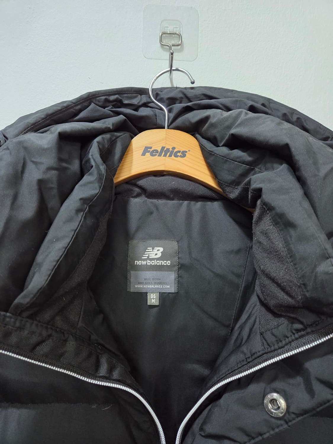 뉴발란스 다운 롱패딩 블랙 화이트 라인 95 남녀공용 상품이미지3