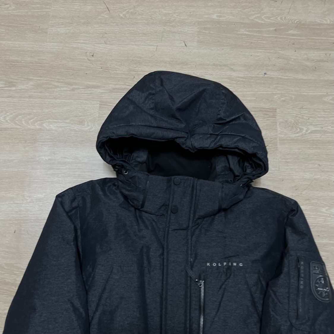 콜핑 구스다운 와펜 후드 패딩 점퍼 [차콜] L/100 상품이미지2