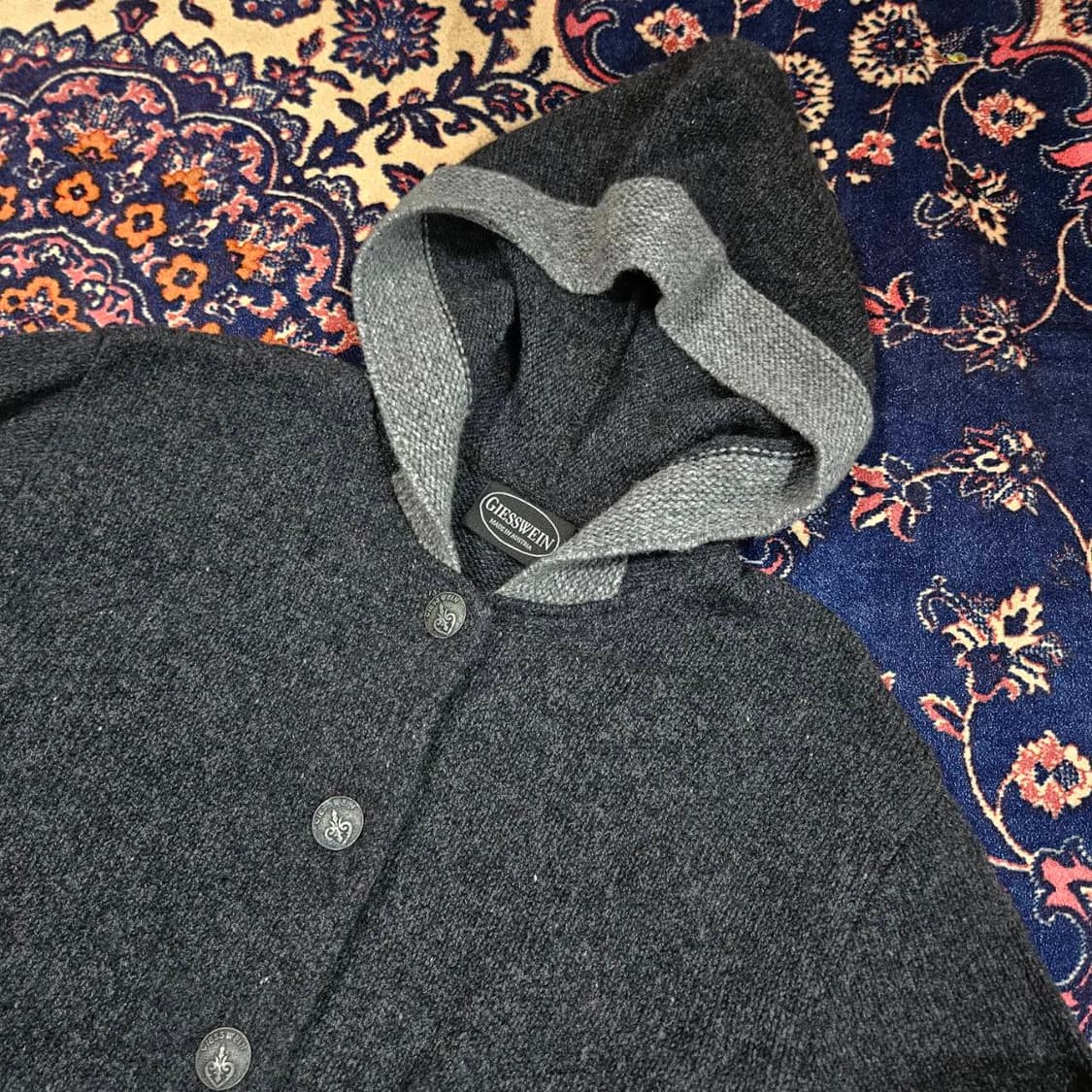 기스바인(Giesswein) 버진울100% 후드 니트 자켓
 상품이미지2