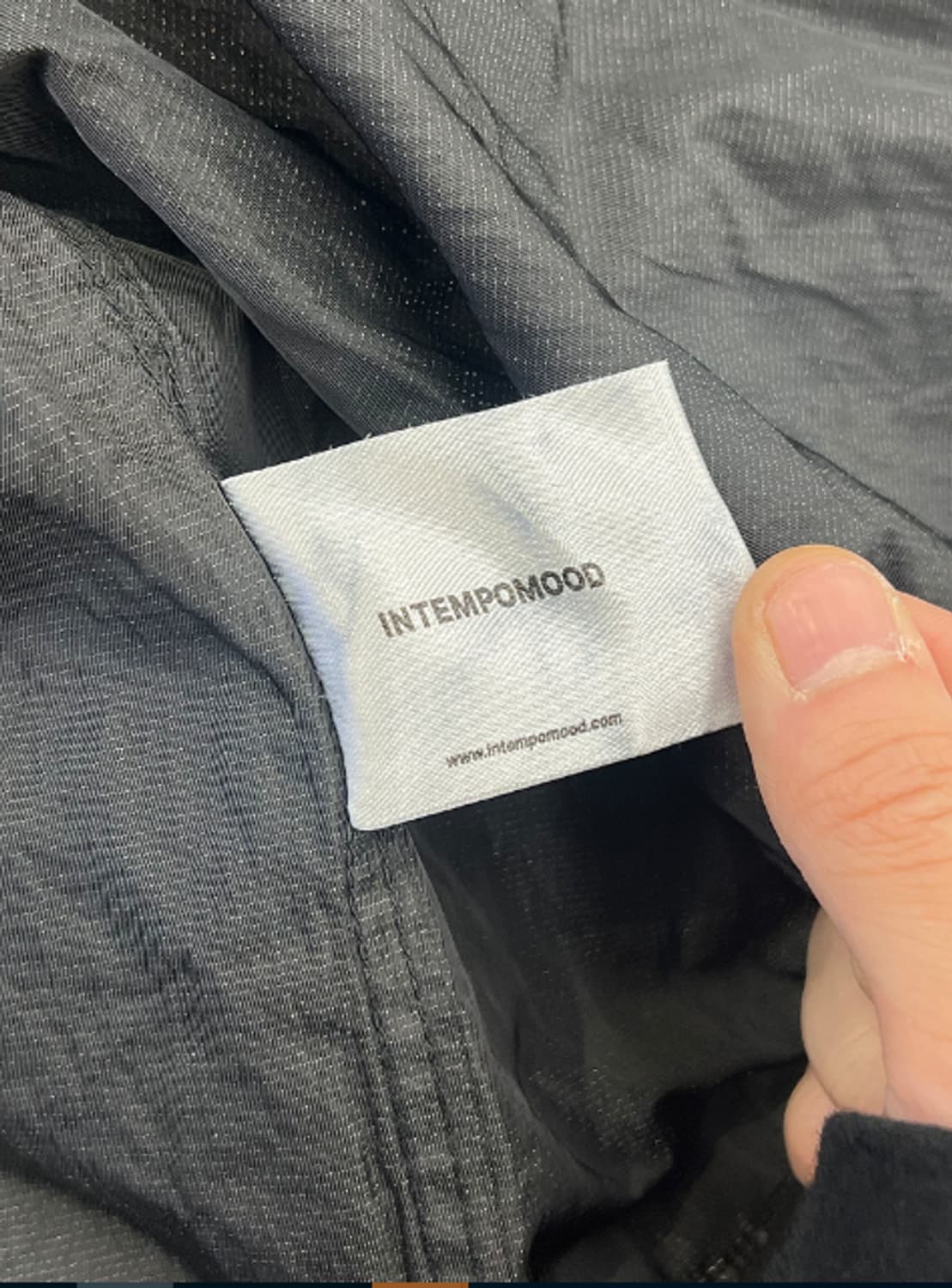 인템포무드 블랙 링클 디포머 아웃핏 셔츠 상품이미지8