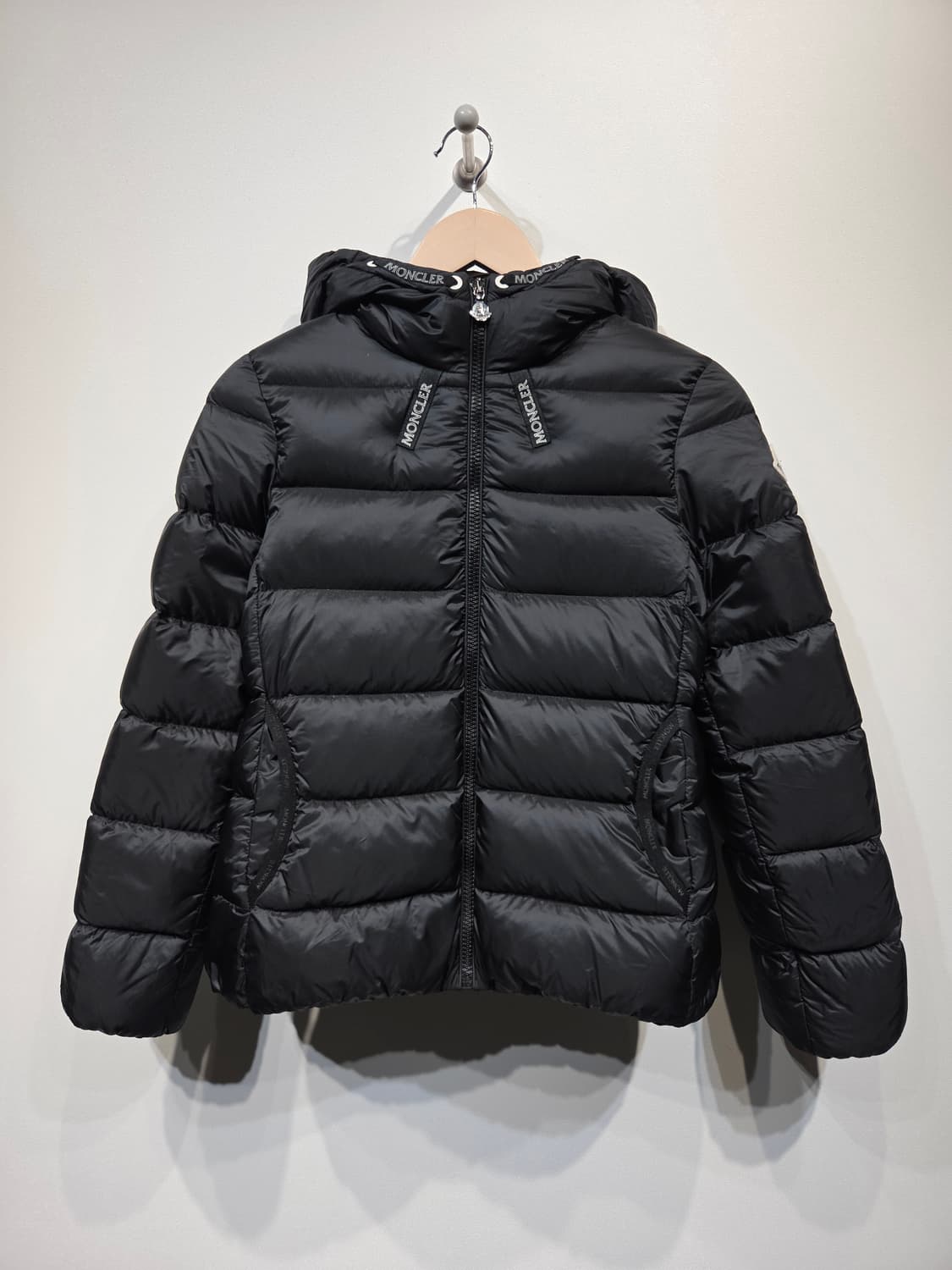 몽클레어 키즈 블랙 패딩 점퍼 후드(12A) 상품이미지2