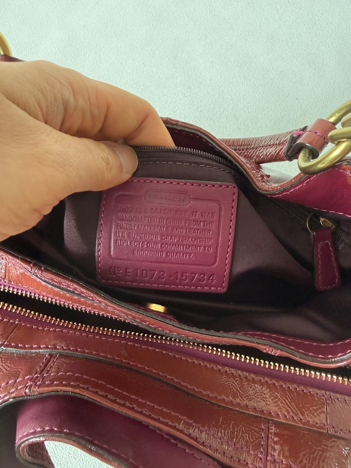 코치(COACH) 에나멜 레더 숄더백 상품이미지8