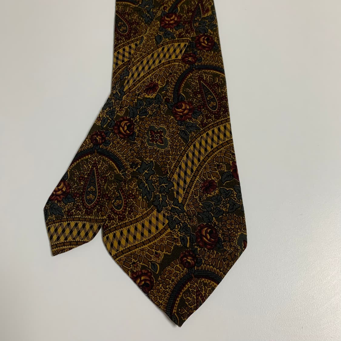크리스찬 디올(Dior) 페이즐리 명품 이태리넥타이 100실크 9.3cm 상품이미지4