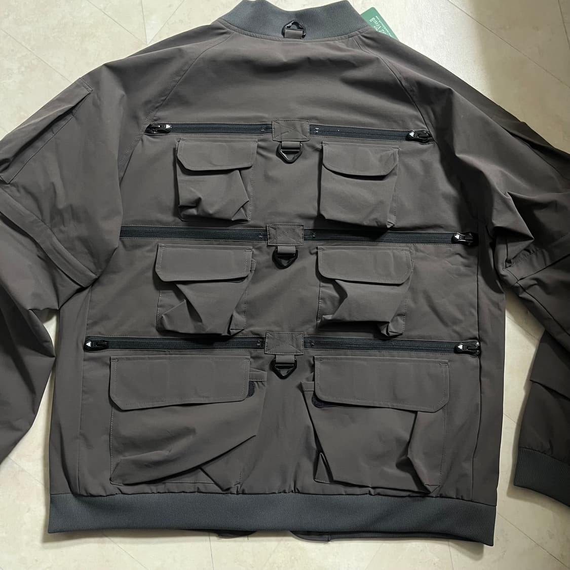 새상품(M)남이서팔 멀티 포켓 지퍼 투웨이 자켓 립스탑 차콜 상품이미지4