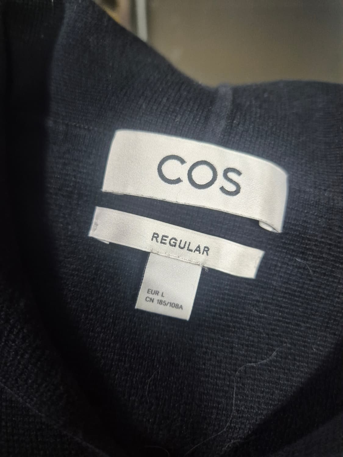 코스 검정색 반팔 카라 니트 상품이미지3