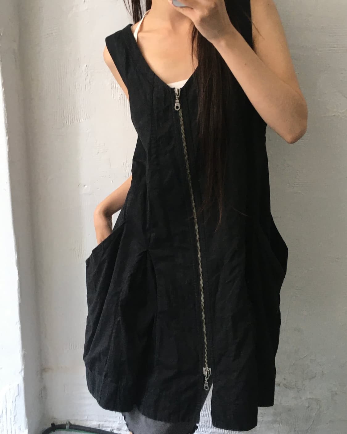 ISSEY MIYAKE 이세이미야케 블랙 슬리브리스 집업 원피스 상품이미지2