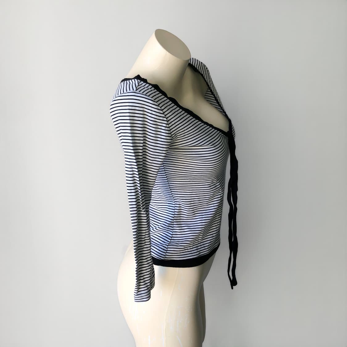 스트라이프 딥 넥 리본 7부 티셔츠 상품이미지4