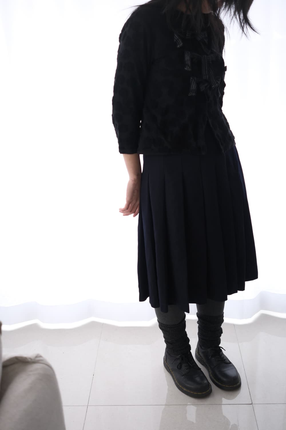 Flower embossed ribbon top 상품이미지3