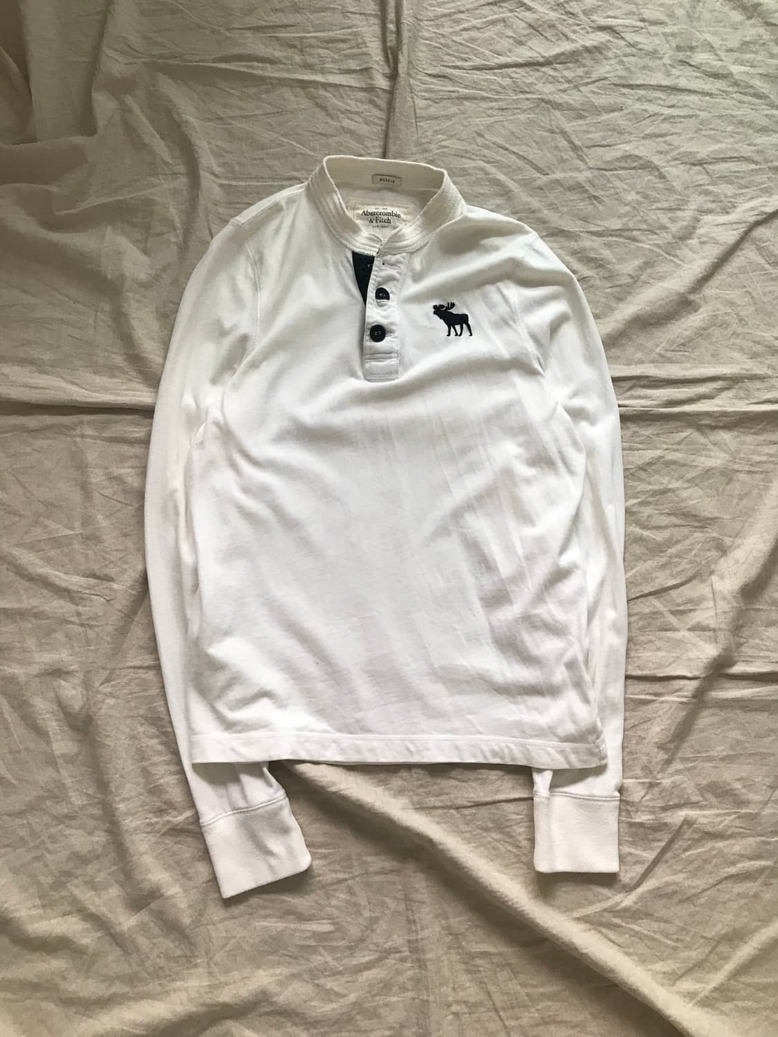 아베크롬비 산양 자수로고 헨리넥 롱슬리브티 화이트 상품이미지5
