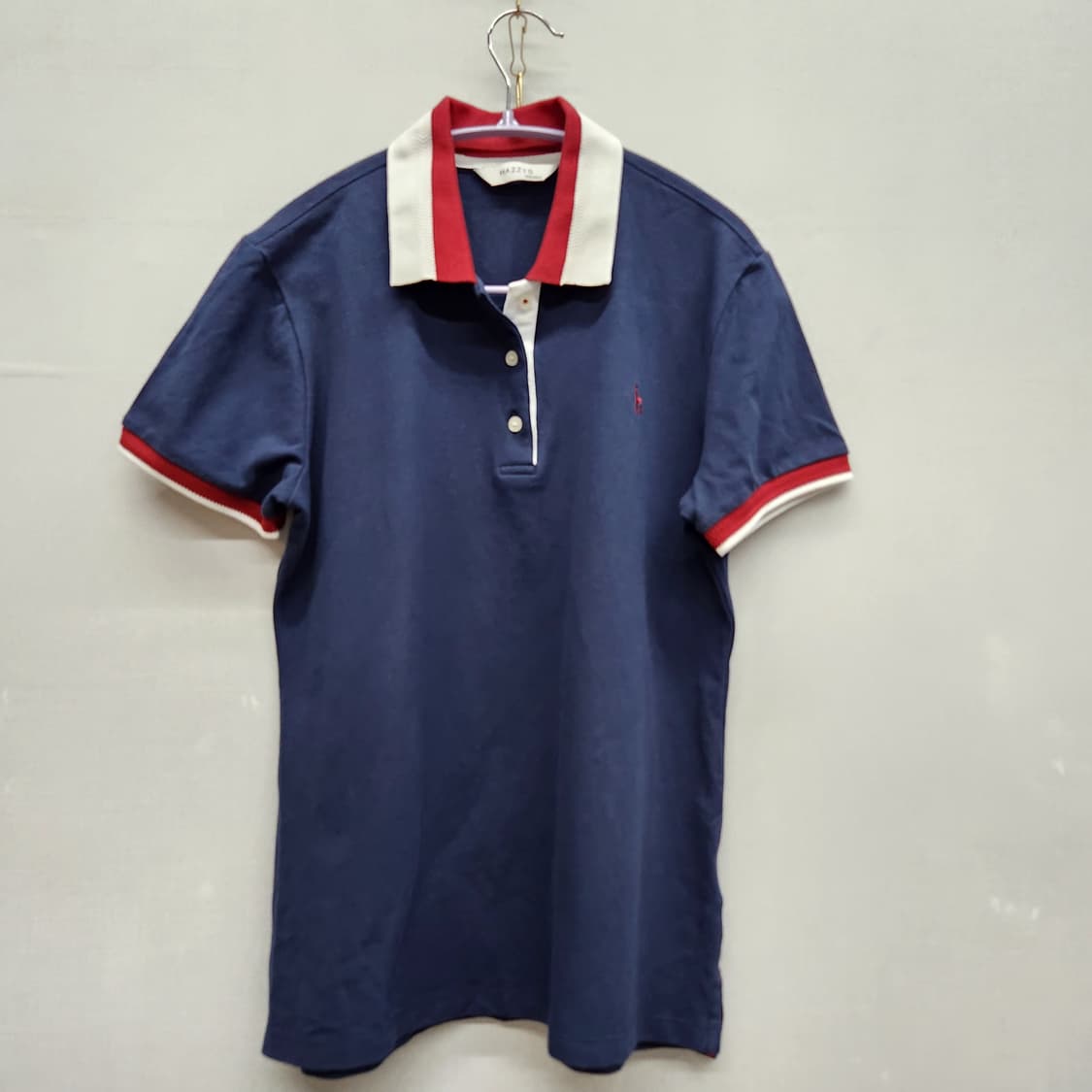 헤지스 로고 배색 디테일 반팔카라 S~M 상품이미지1