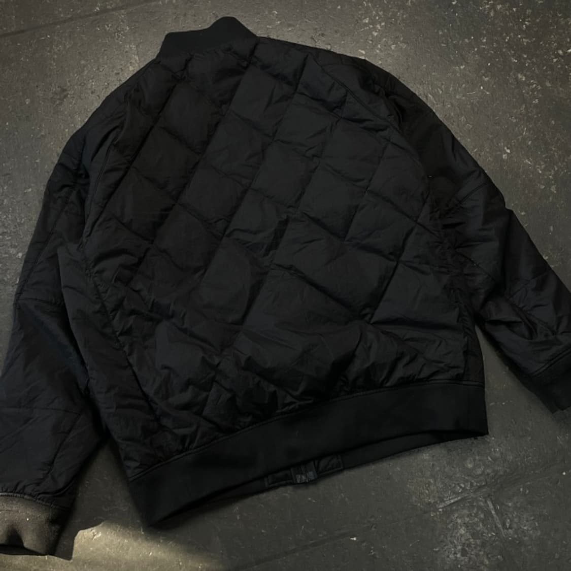 105 유니클로 X 화이트마운티니어링 리싸이클 하리브리드 다운 패딩 상품이미지5