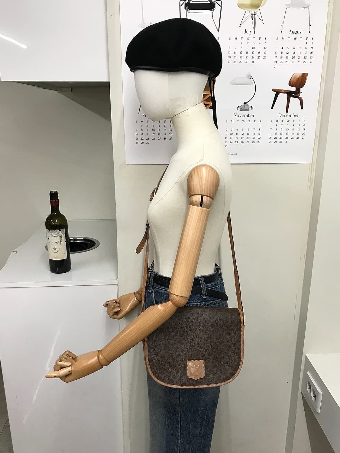 셀린느 가죽 로고 마카담 크로스백 상품이미지10