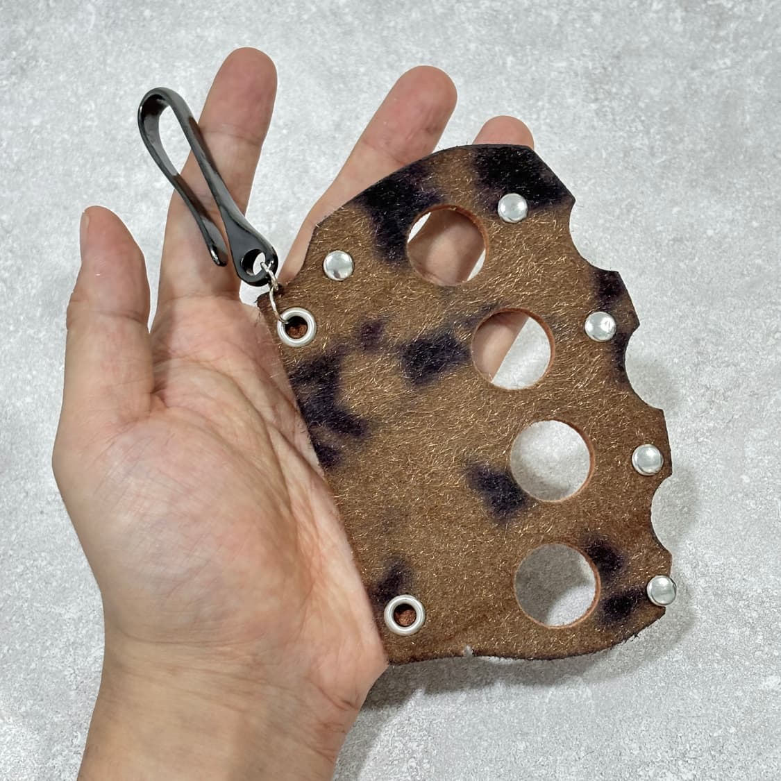 Oribell 레오파드 호피 송치털 파워 너클 키링 열쇠고리 상품이미지2