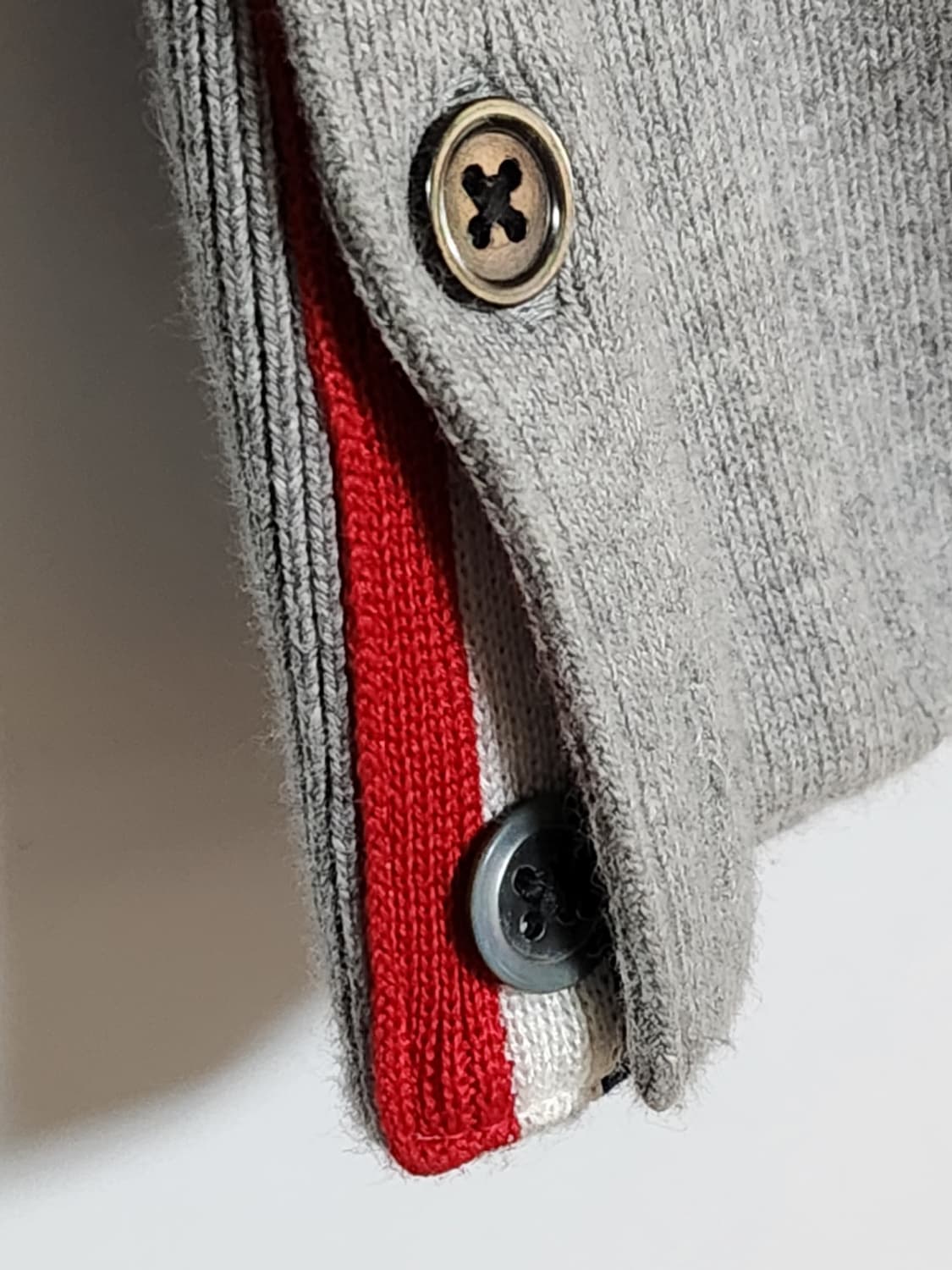 [0] 톰브라운 그레이 사선완장 맨투맨 MJT021H 상품이미지7