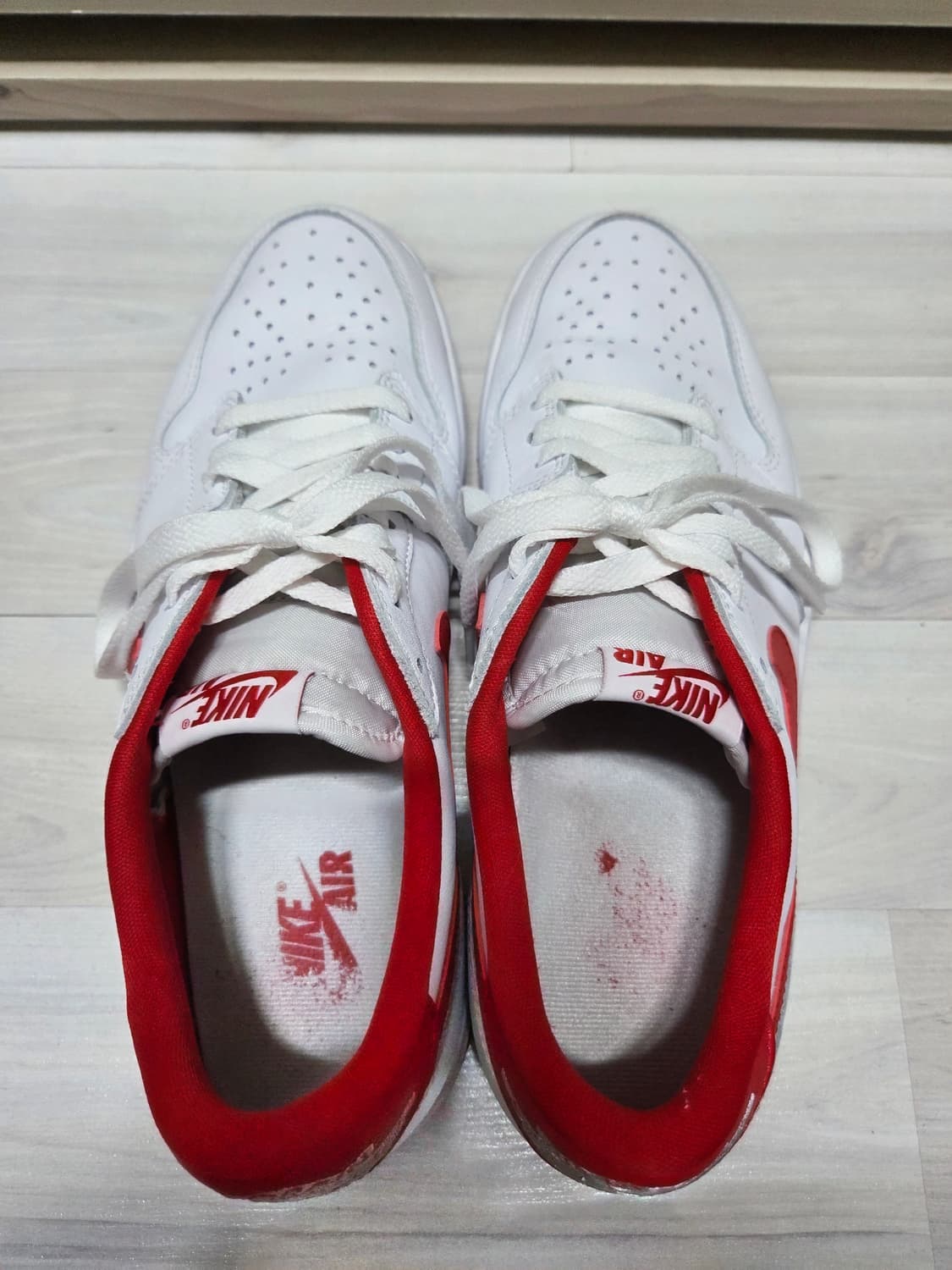 조던 1 레트로 로우 OG 유니버시티 레드 275 상품이미지4