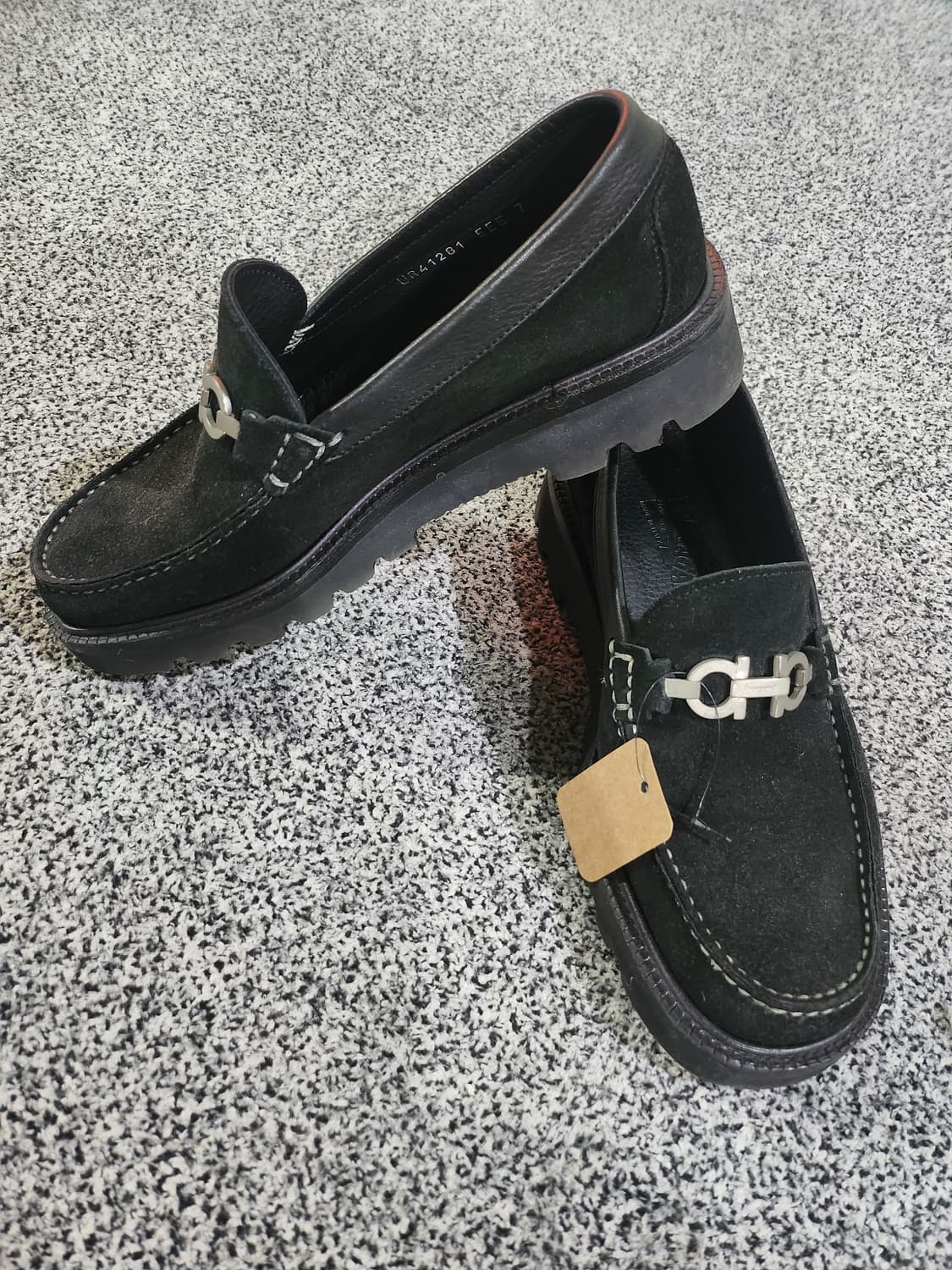 페라가모 간치니 스웨이드 로퍼 상품이미지3