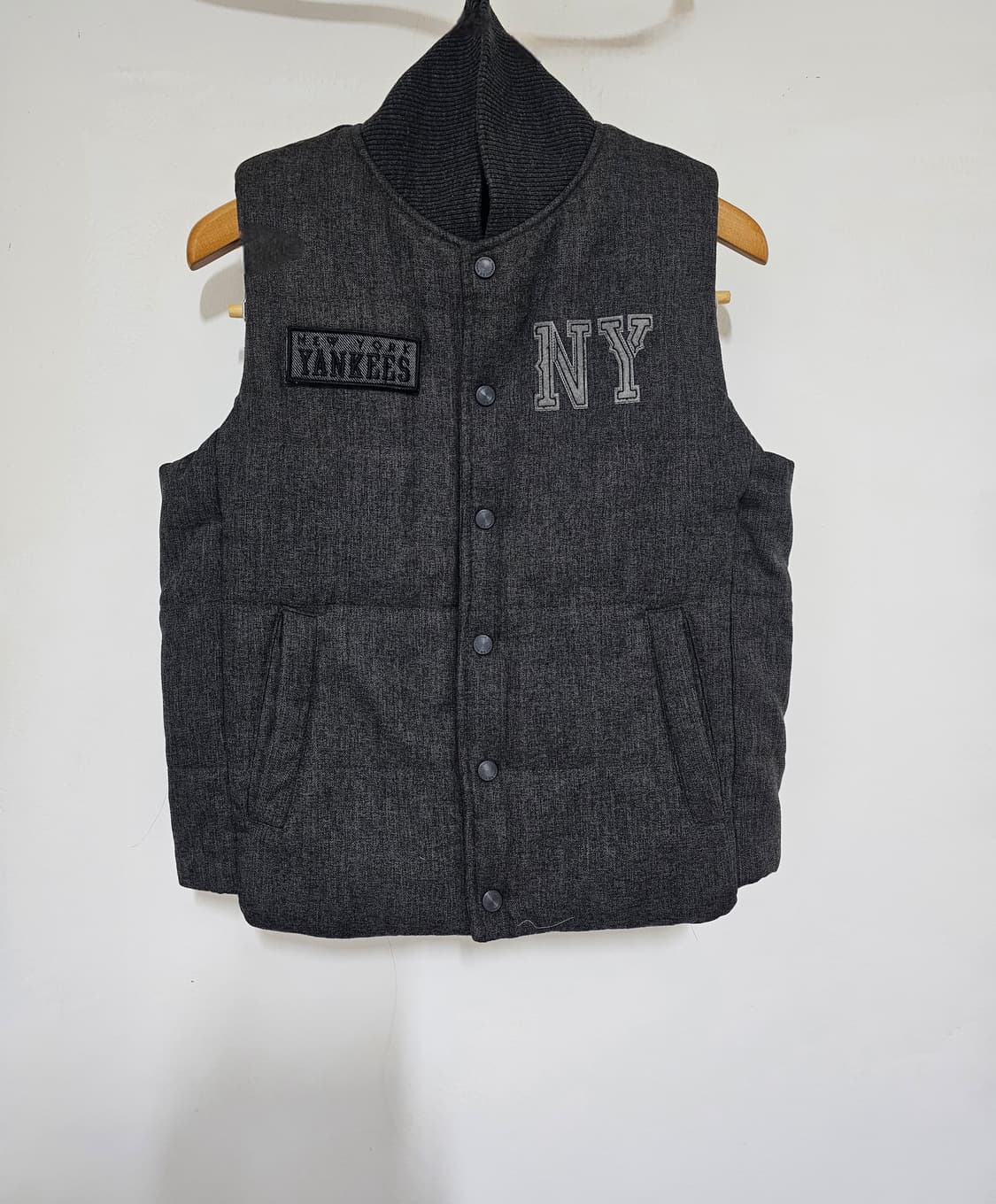 MLB 뉴욕양키즈 그레이 패딩조끼  85 상태좋음 상품이미지1